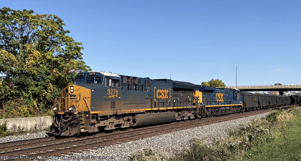 CSX 3278 leads B157.